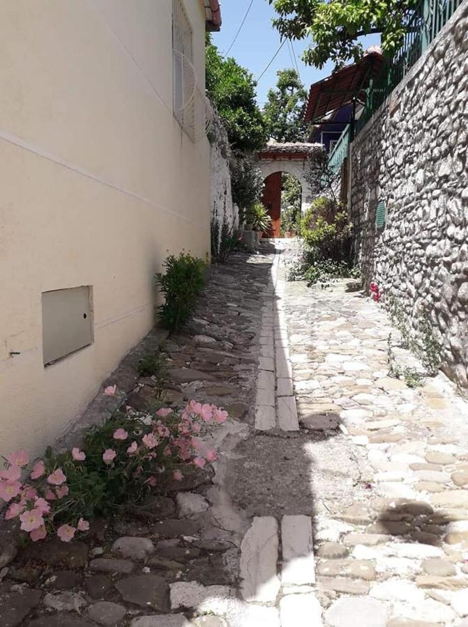 Guesthouse Hlias Gloria Berat Zewnętrze zdjęcie