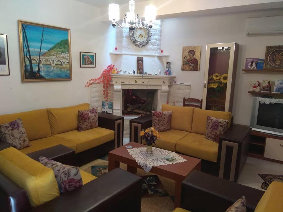 Guesthouse Hlias Gloria Berat Zewnętrze zdjęcie