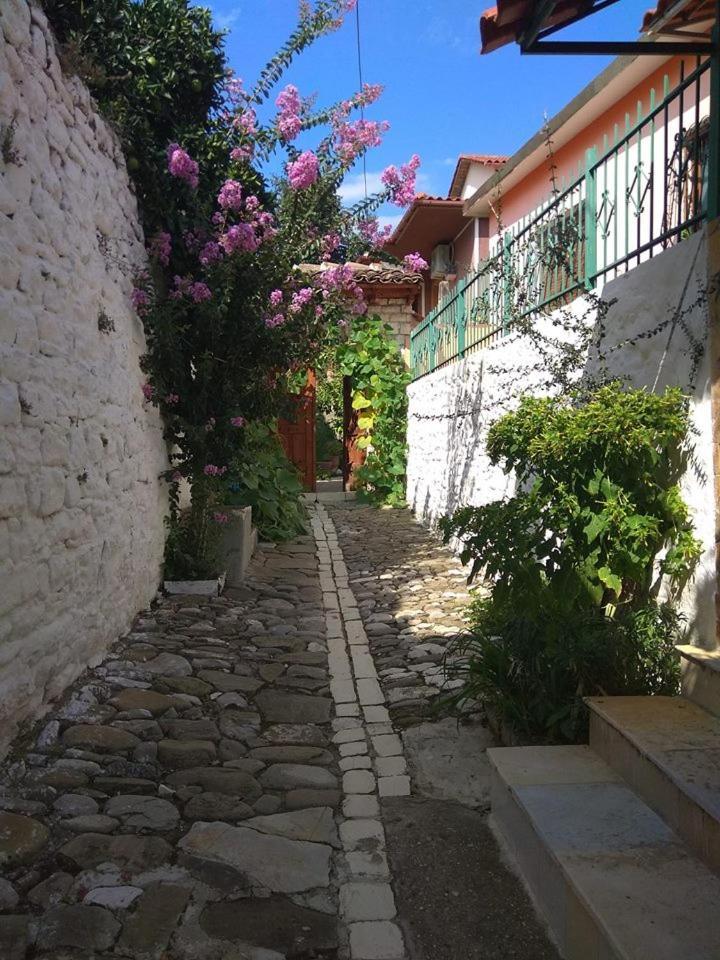Guesthouse Hlias Gloria Berat Zewnętrze zdjęcie