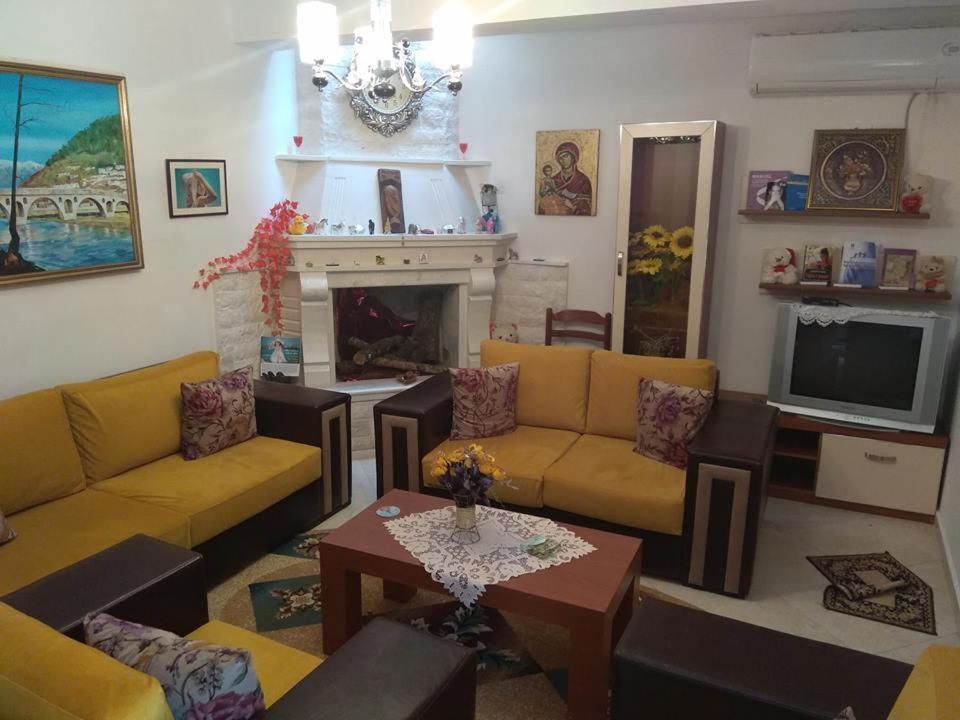 Guesthouse Hlias Gloria Berat Zewnętrze zdjęcie