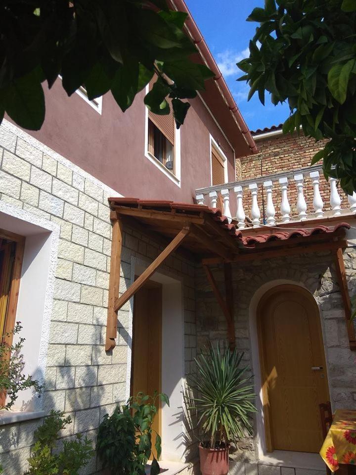 Guesthouse Hlias Gloria Berat Zewnętrze zdjęcie